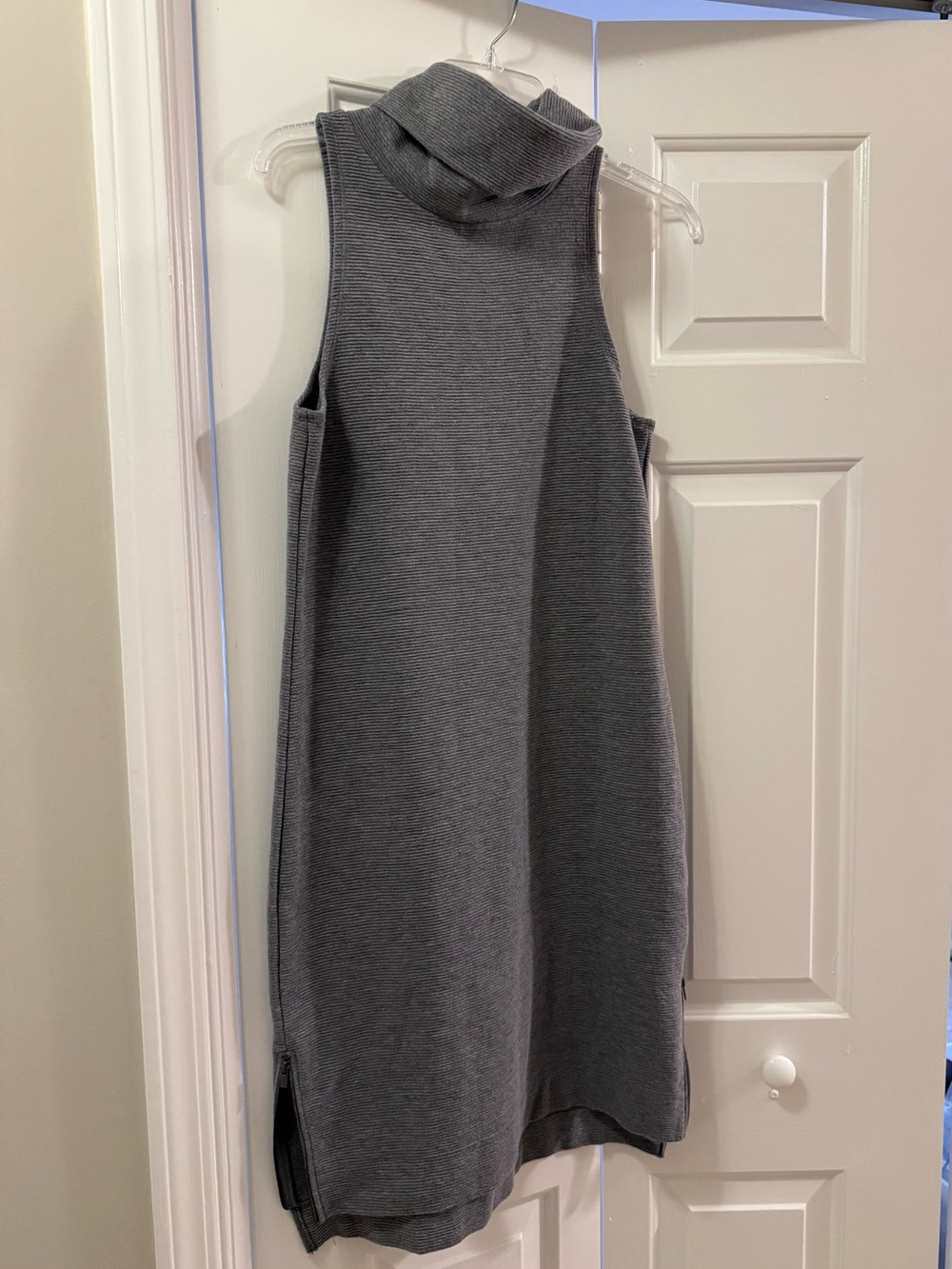 Banana Republic Sleeveless Grey Turtleneck Knit Dress